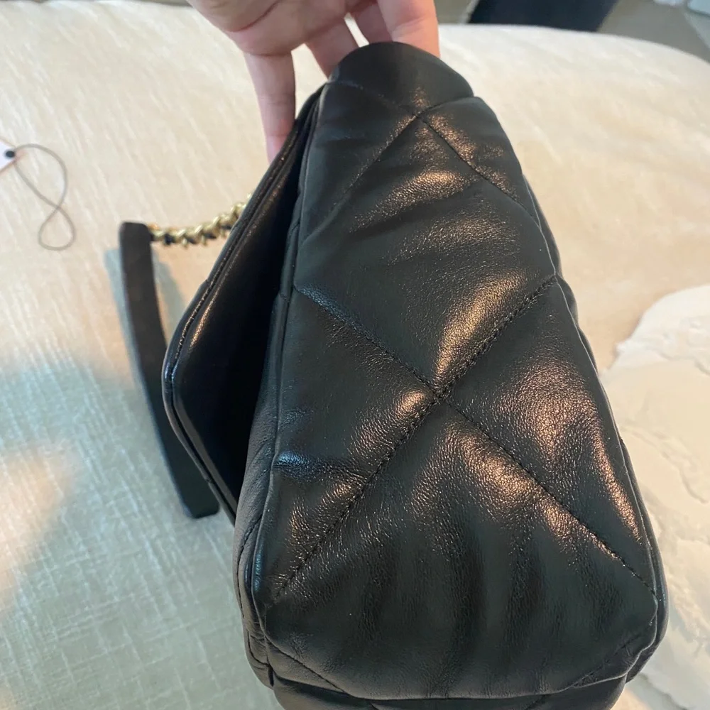 Chanel 19 Maxi Black Lambskin - Picture 6 of 13